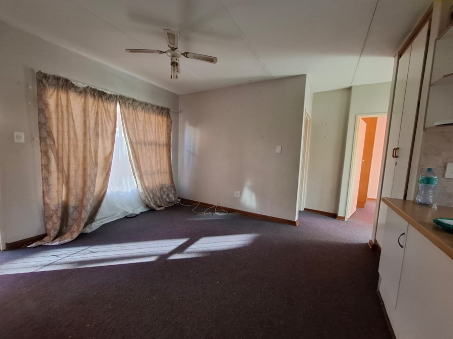 2 Bedroom Property for Sale in Langenhovenpark Free State